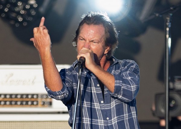 Eddie Vedder na novom albumu Pearl Jama zaziva svoju buntovničku mladost