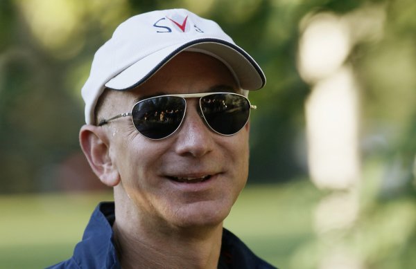 Jeff Bezos nakupio je gotovo 50 milijardi dolara  Reuters