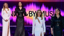 Crna ili bijela, teško je odlučiti: Voditeljice Eurosonga zablistale u laskavim haljinama